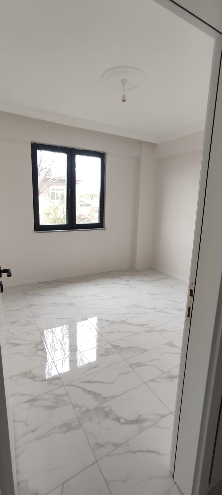 SATILIK DAİRE  ZEMBİLLİ MAHALLESİNDE  2+1   70M2
