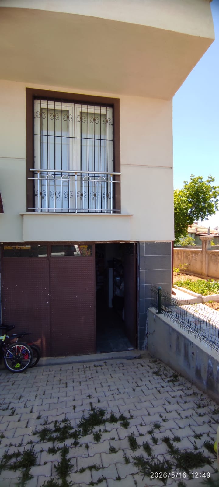 BAHÇELİEVLER MAHALLESİNDE  2+1  85M2  3 KATLININ GİRİŞ KATI