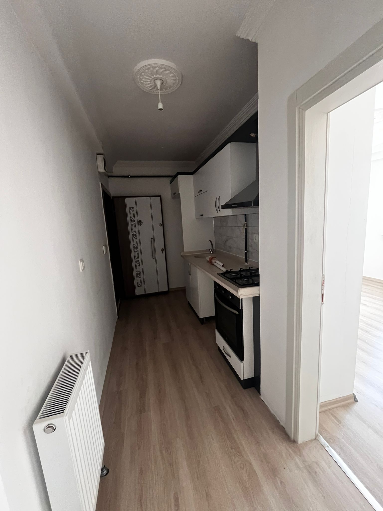 YENİMAHALLEDE SATILIK 2+1 90 M2