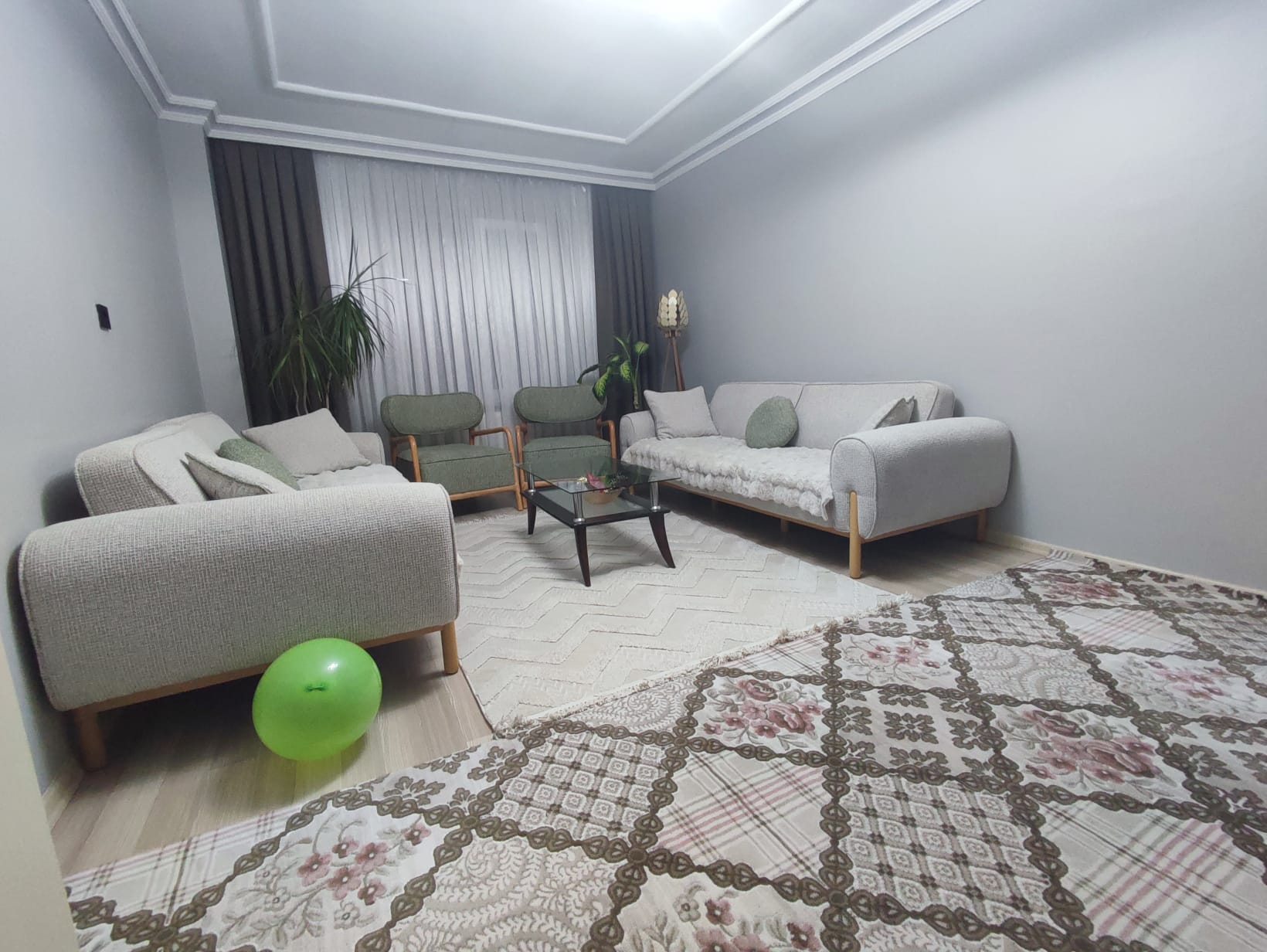 LARENDE MAHALLESİNDE  3+1   130M2