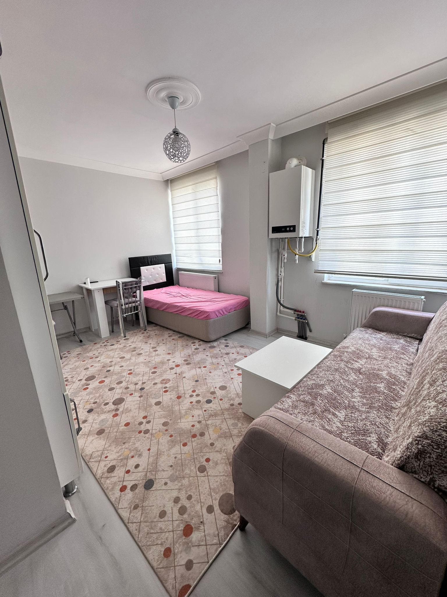 TABDUK EMRE MAHALLESİNDE    GÜNEY CEPHELİ  EŞYALI