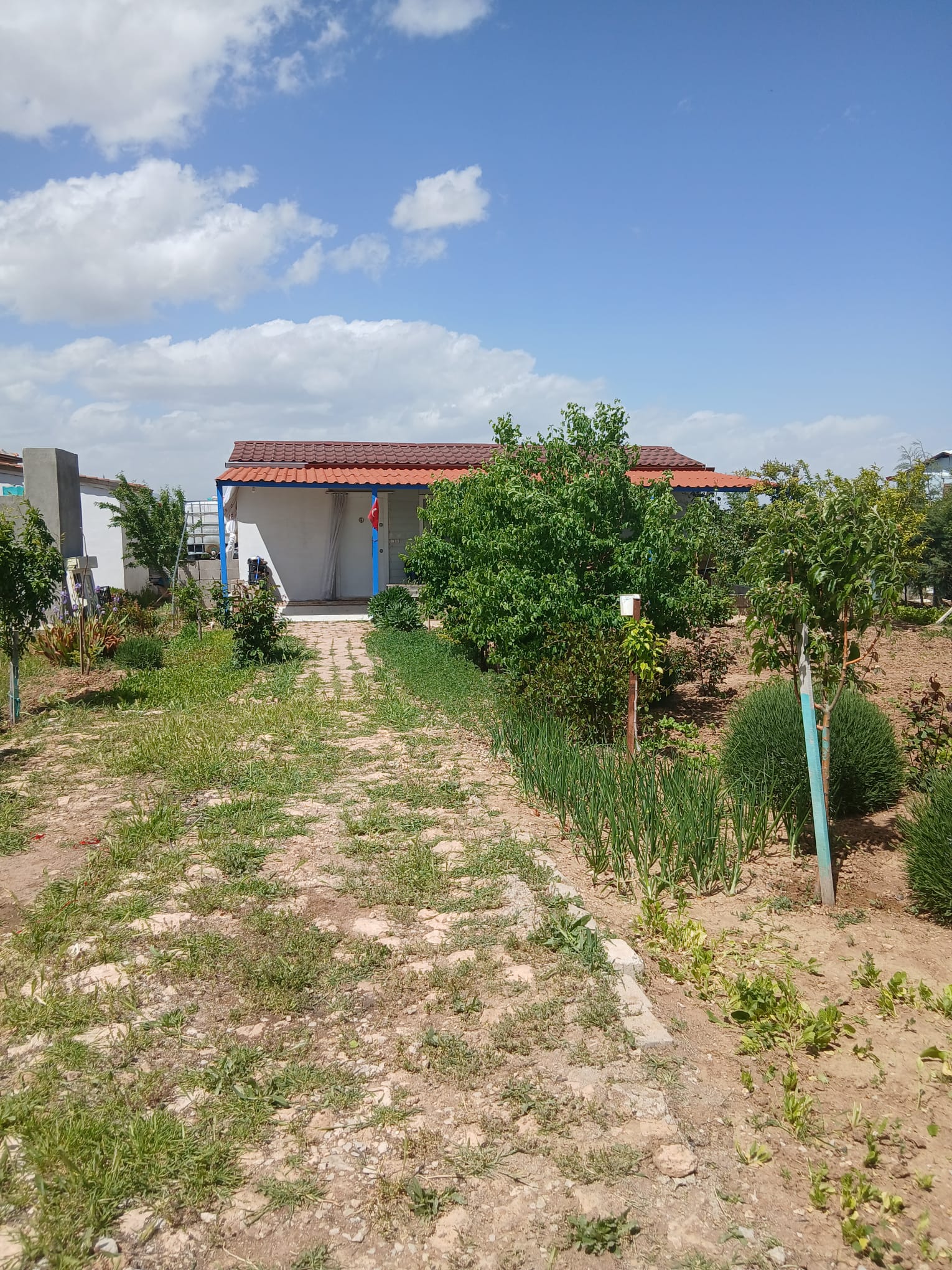 ESENTEPE – DİLBEYAN  HOBİ BAHÇESİ 400 M2 