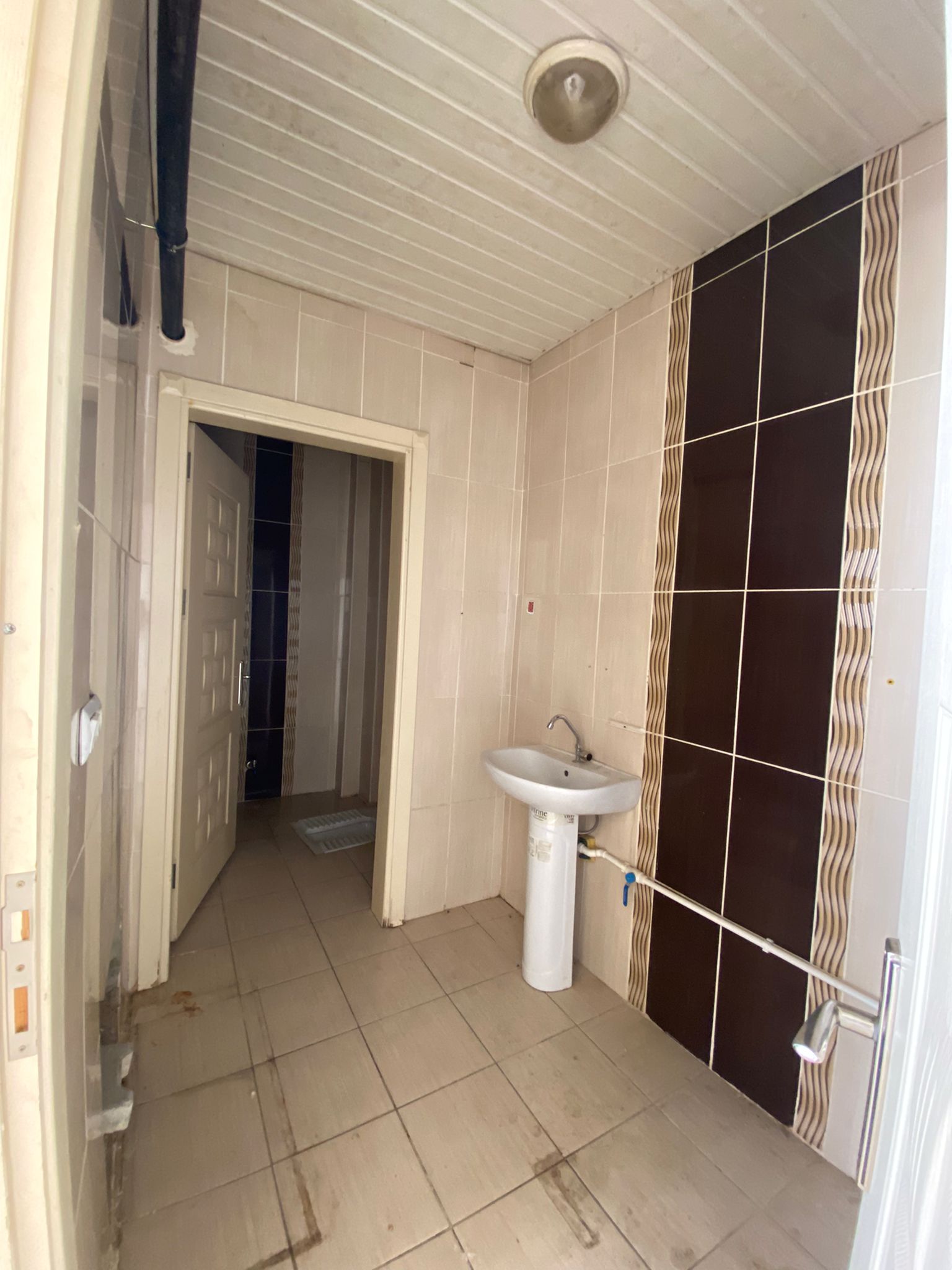 MARA YOLUNDA SATILIK DÜKKAN   170 M2 ZEMİN KAT