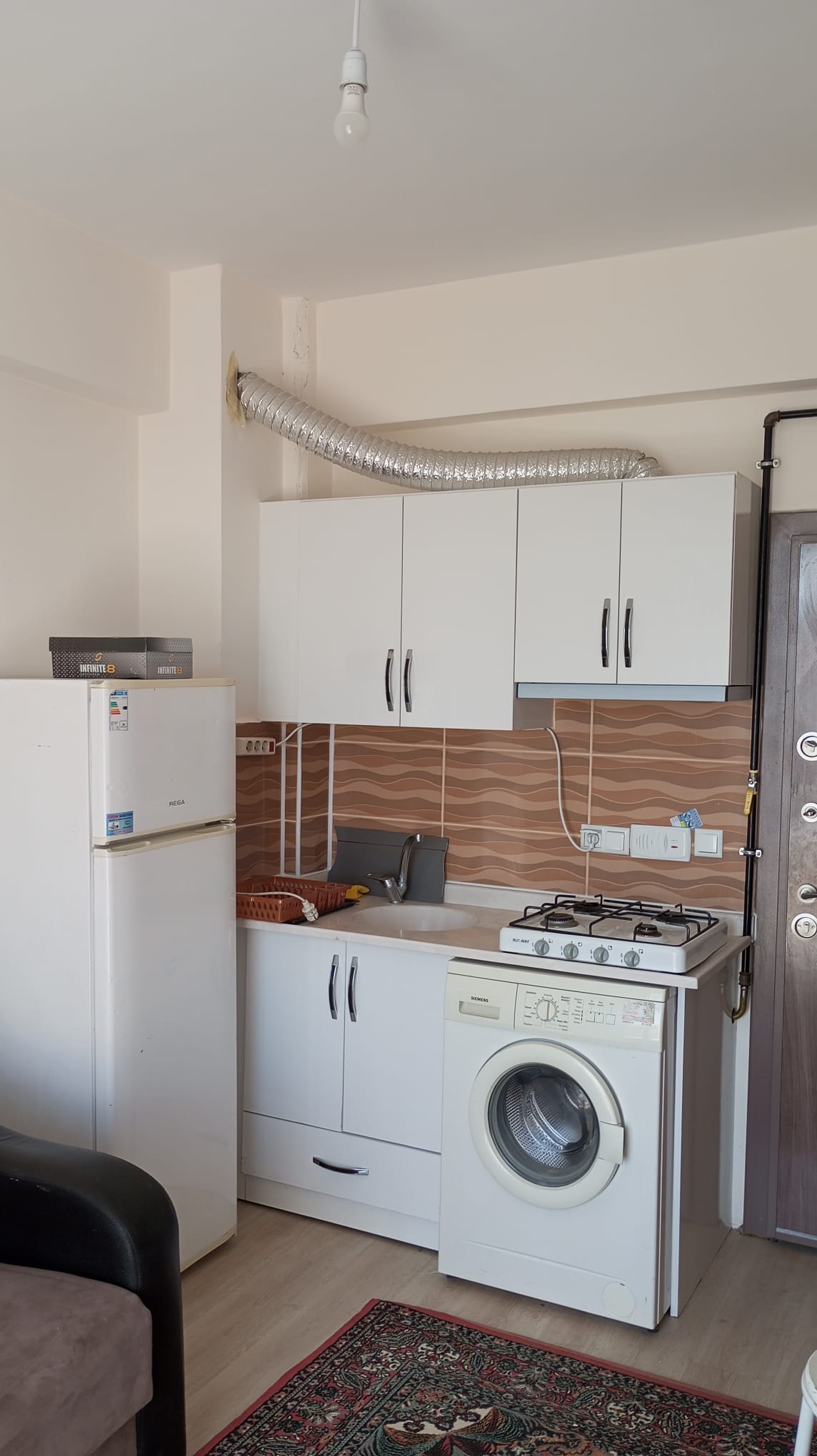 1+1 BALKONLU  SİTE İÇERİSİNDE YÖNETİMLİ  GÜNEY  CEPHE  5 KAT ARA KAT