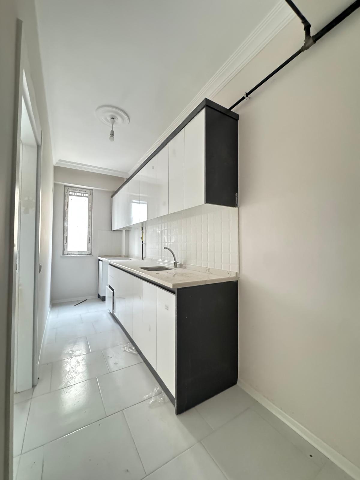 SATILIK ÇARŞI MERKEZDE  1+1 BAGIMSIZ MUTFAK APART