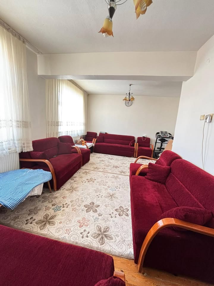 NEFİSE SULTAN MAHALLESİNDE 5. kat