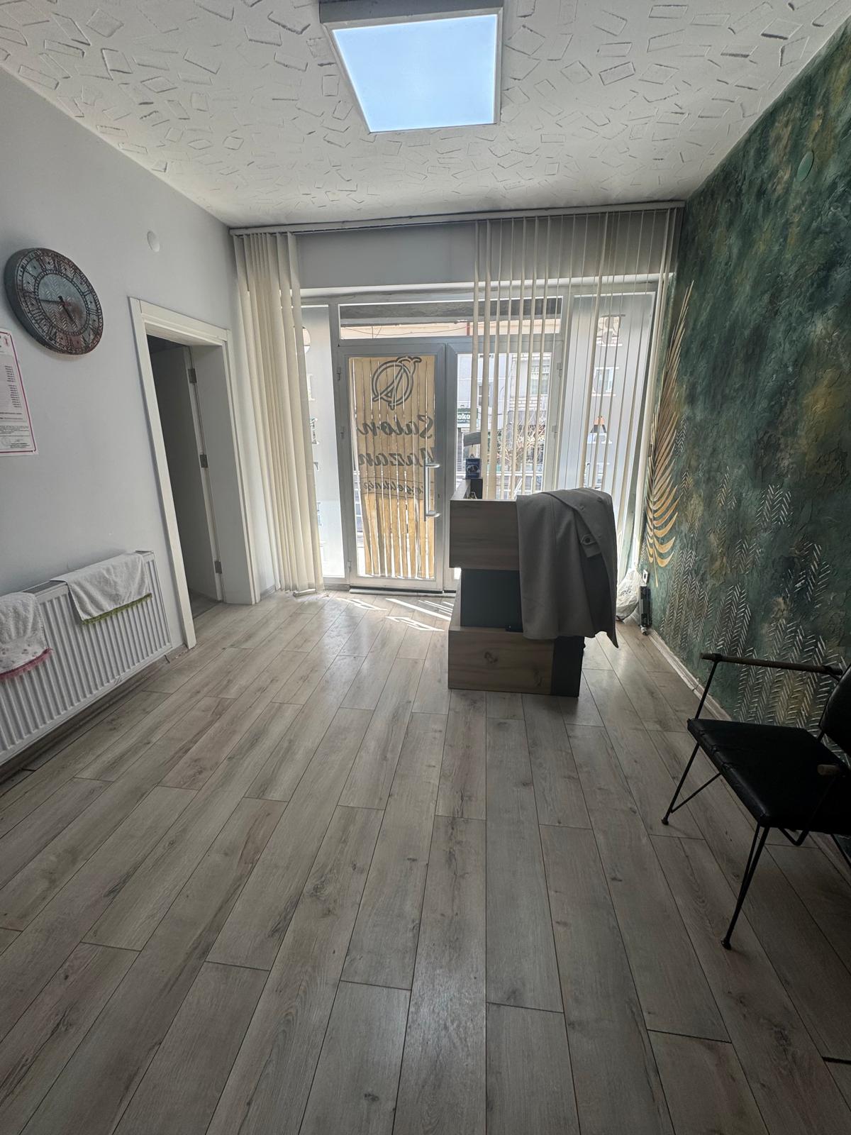MUT YOLU ÜZERİ  3 DÜKKAN 3 TAPU  25-25-10 M2 DÜKKANLAR