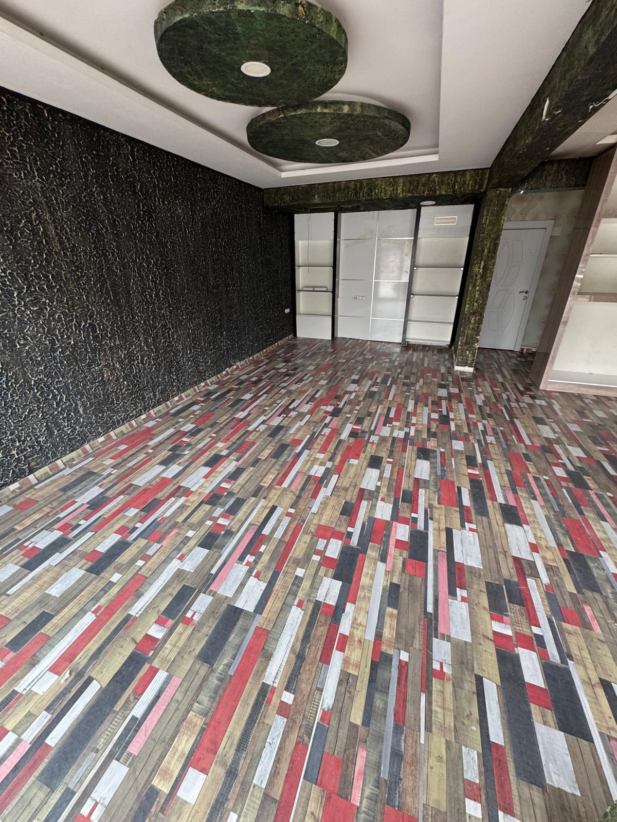 CUMARTESİ CİVARINDA 60 M2 SATILIK DÜKKAN