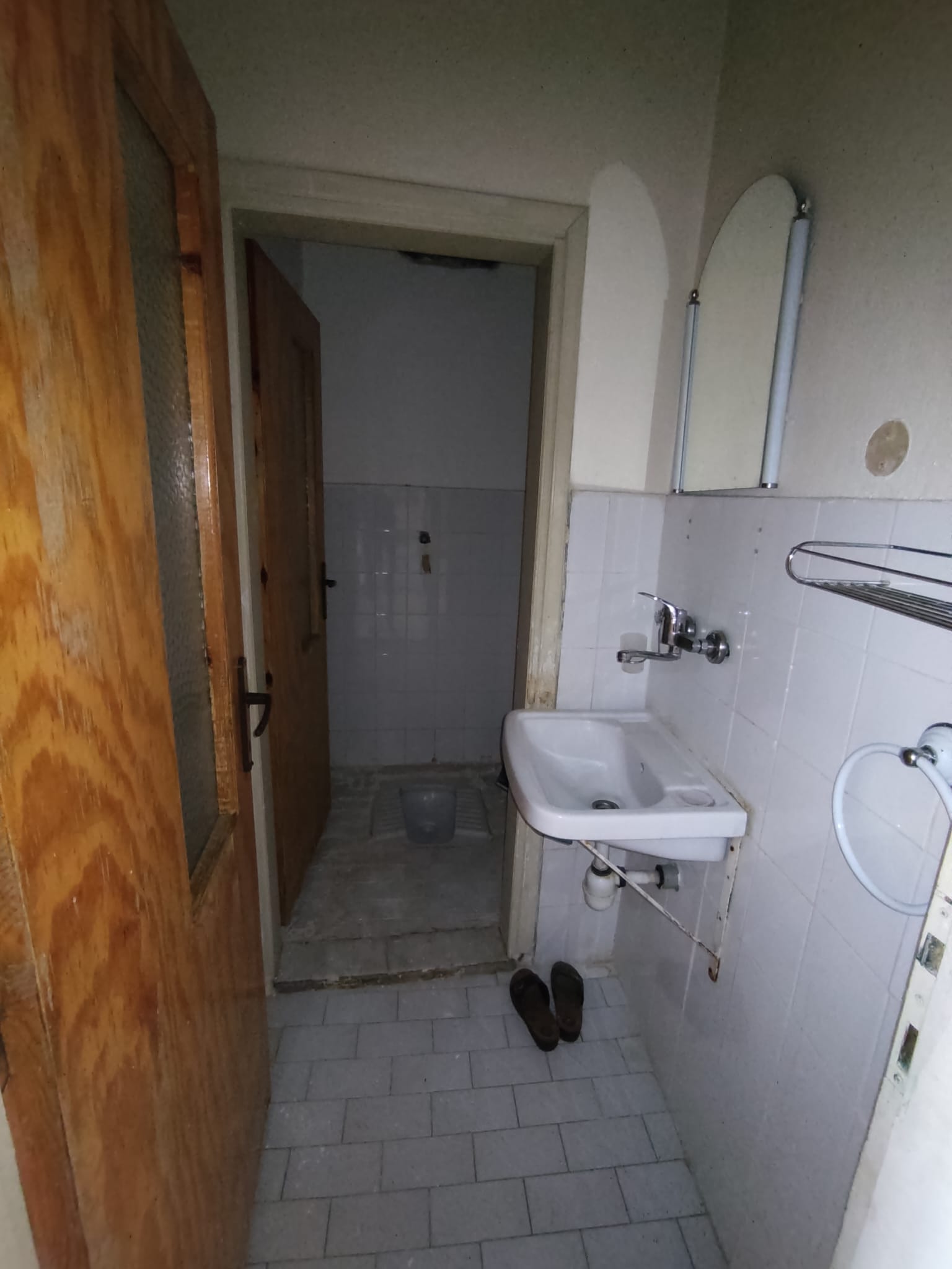 CUMARSİ PAZARI CİVARINDA  3+1 150 M2  ARA KAT