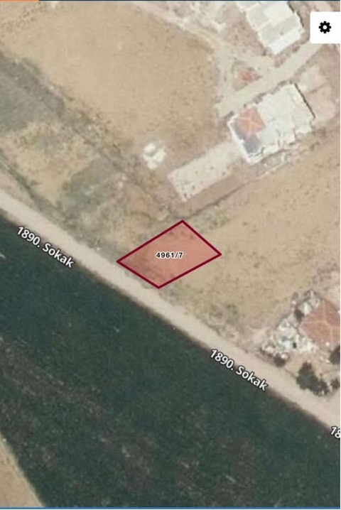 FATİH MAHALLESİNDE SATILIK  306 M2 ARSA