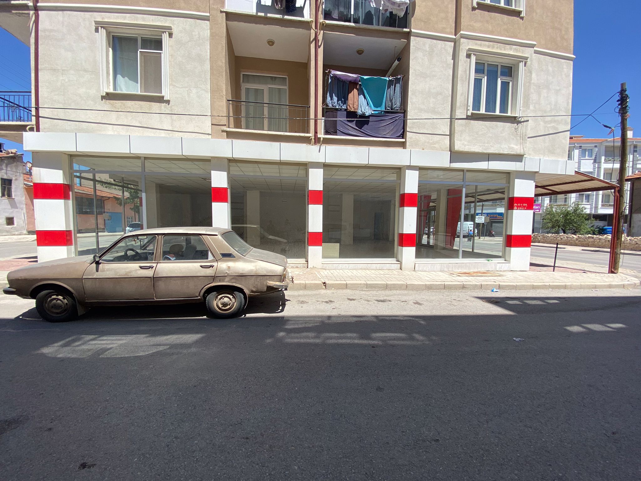 MARA YOLUNDA SATILIK DÜKKAN   170 M2 ZEMİN KAT