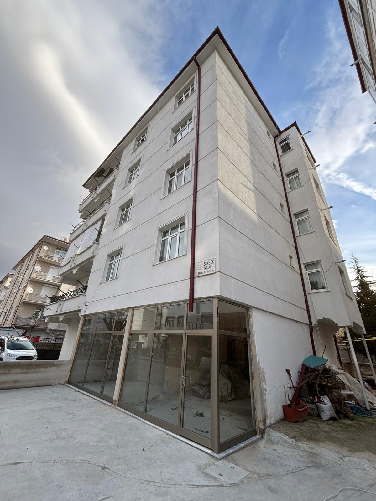 2.İSTASYON CADDESİNDE  3+1  165 M2 NET