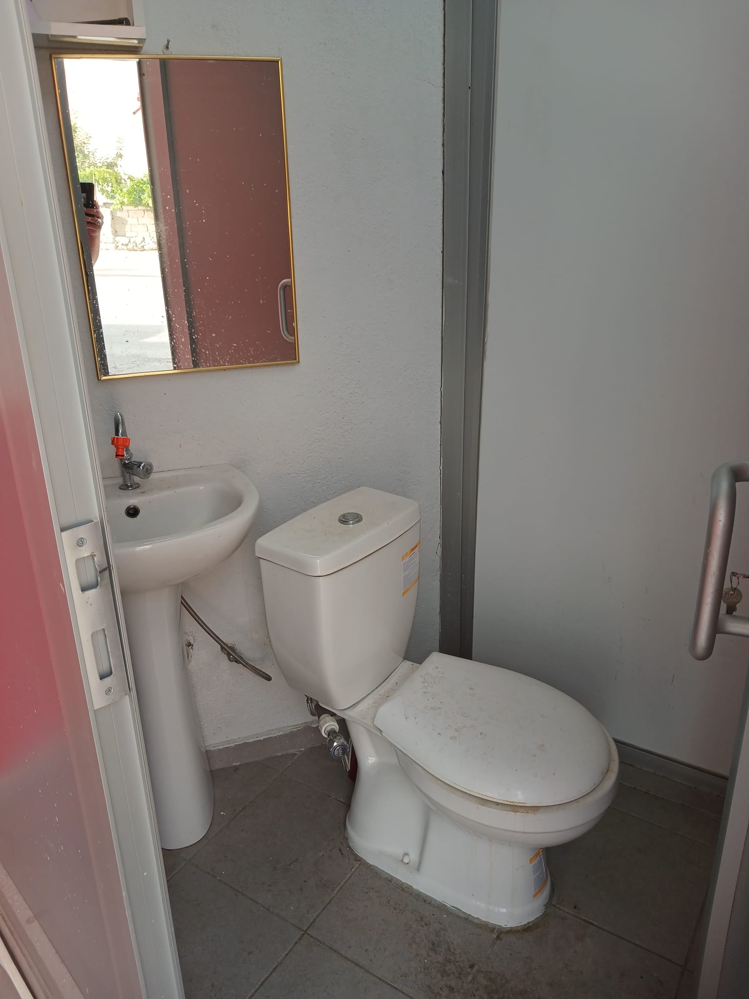 ÇELTEK MAHALLESİ 30 M2 SATILIK DÜKKAN