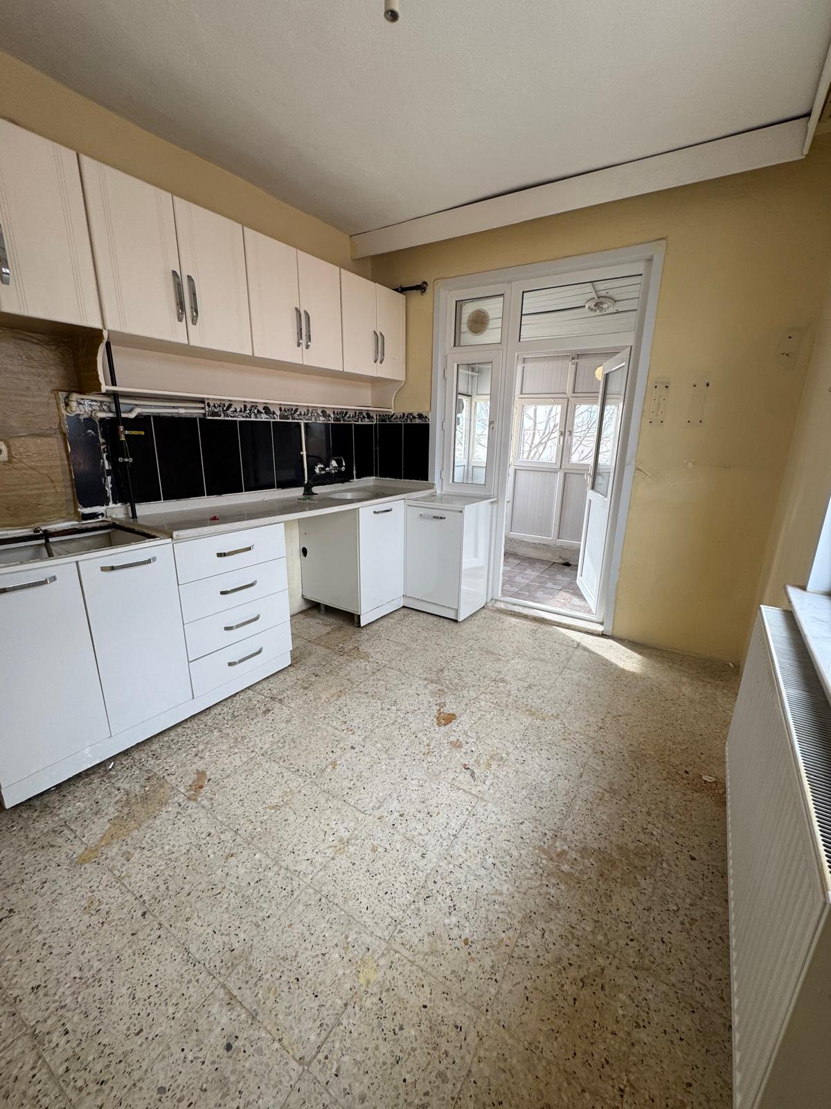 KOMPLE 3 KATLI BİNA