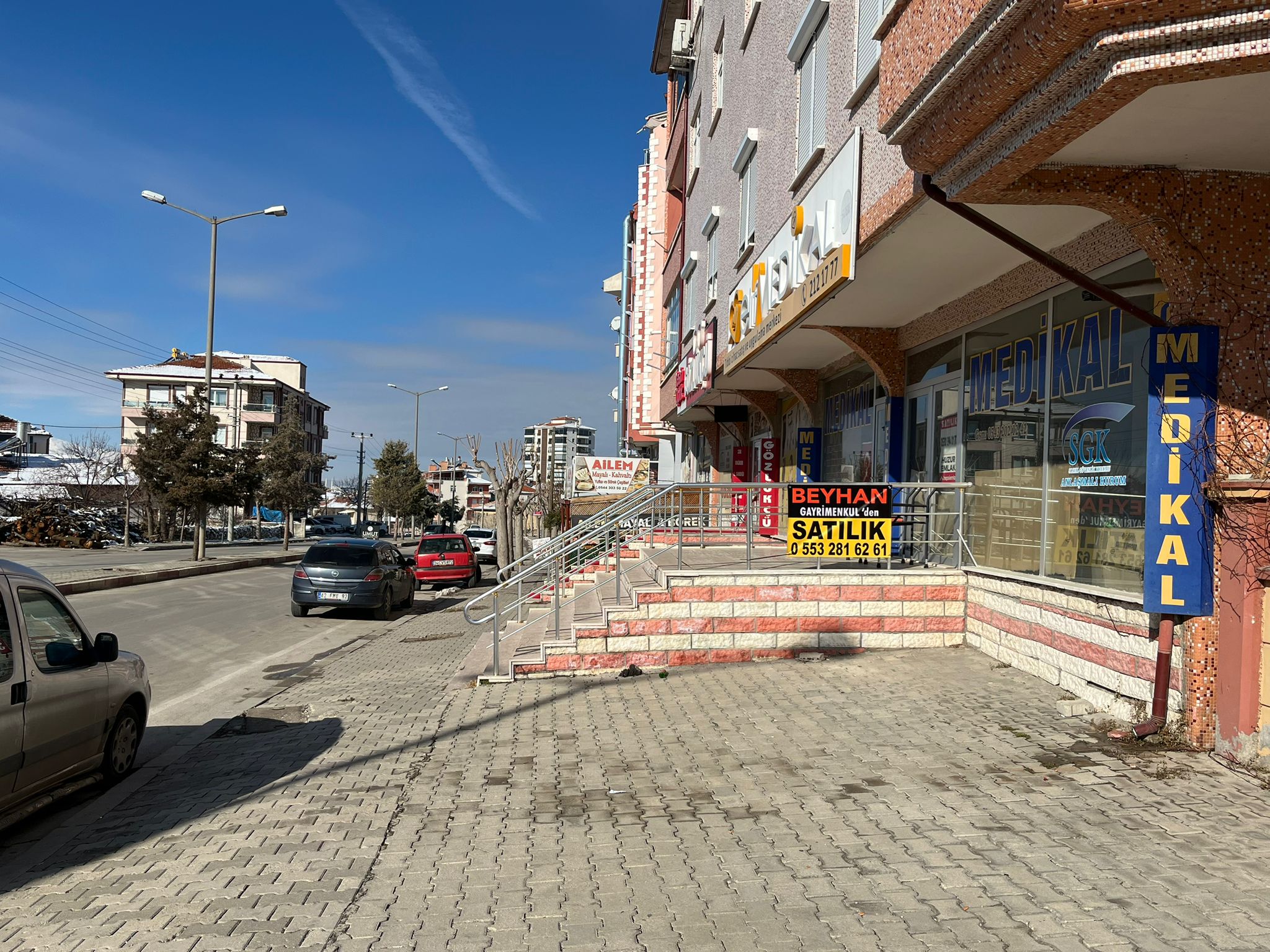 Özel Selçuklu Hastanesi karşısında SATILIK DÜKKAN 100 M2 