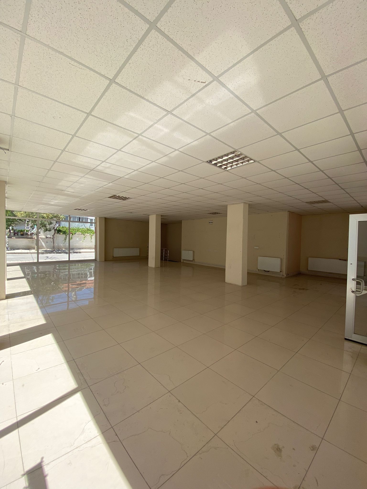MARA YOLUNDA SATILIK DÜKKAN   170 M2 ZEMİN KAT