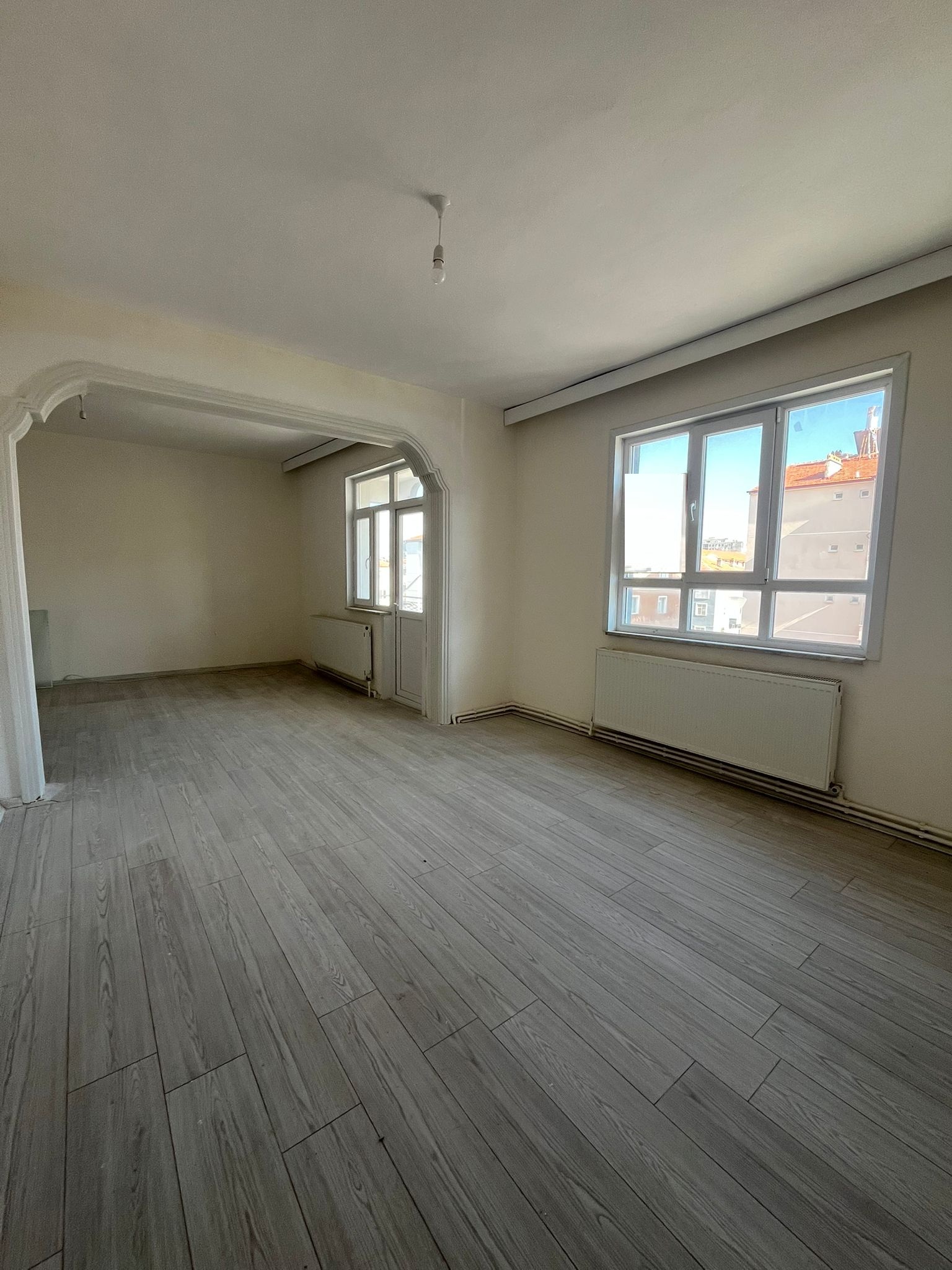 3+1  160 M2  ARA KAT  GEVHER HATUN MAHALLESİNDE  5 KATLI BİNANIN 4 KATI