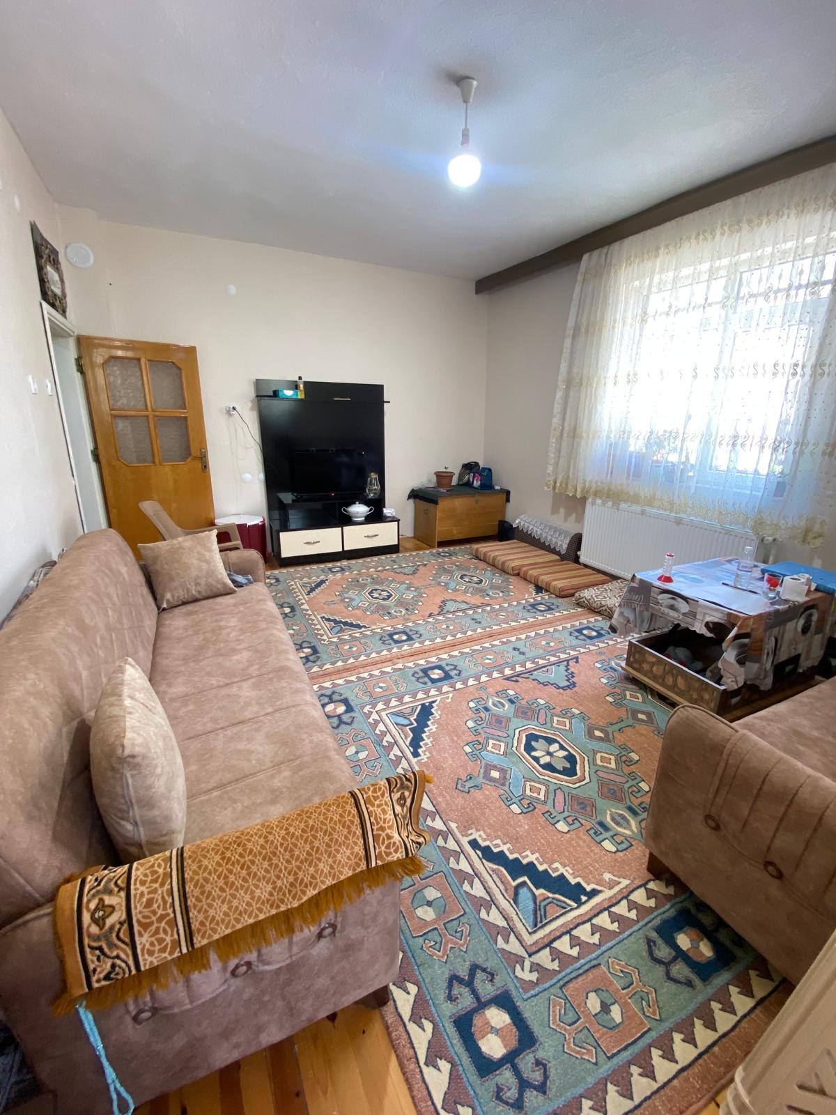 MANSURDEDE MAHALLESİNDE  2+1     120M2  YÜKSEK GİRİŞ
