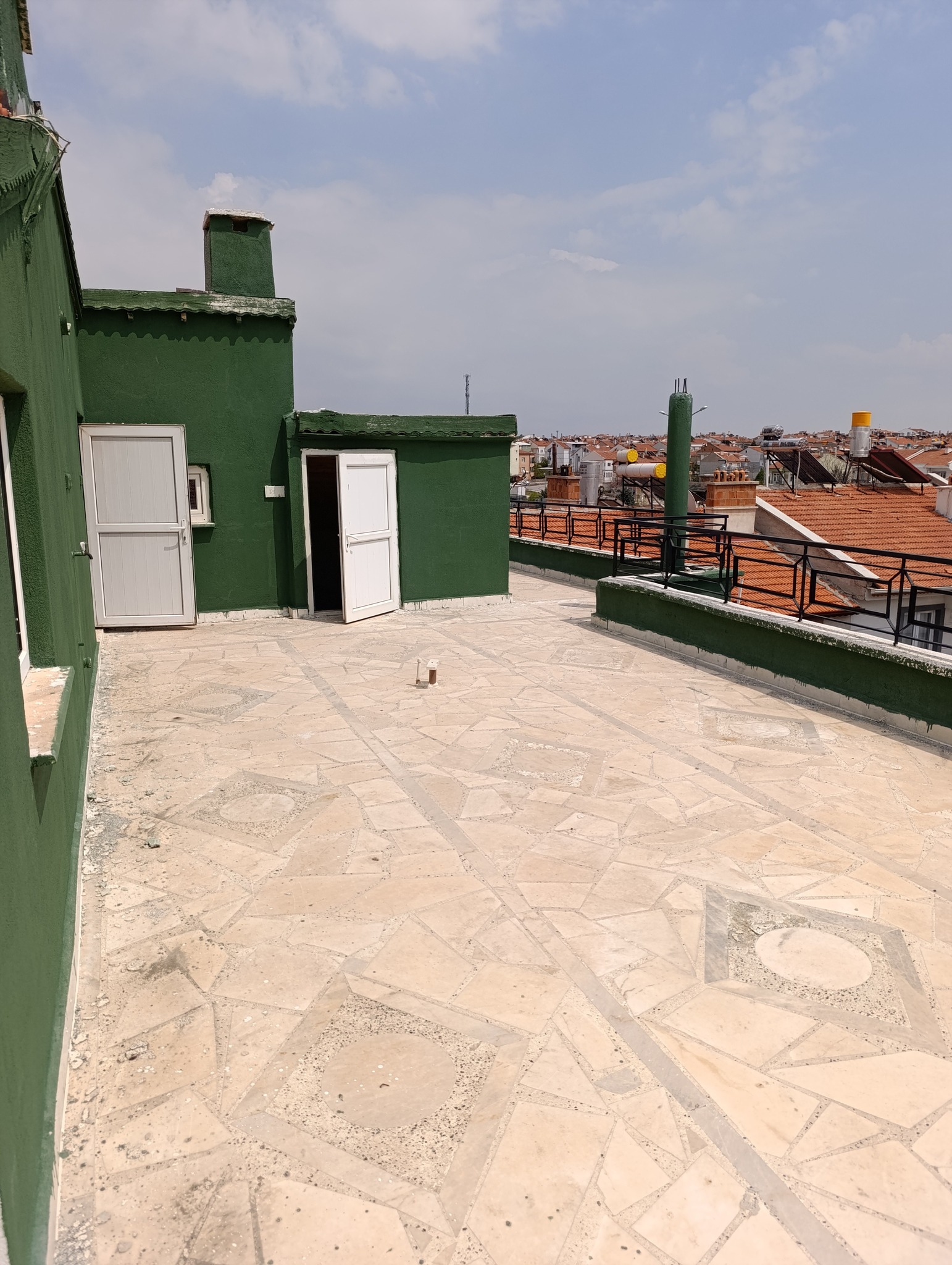 SATILIK KOMPLE BİNA