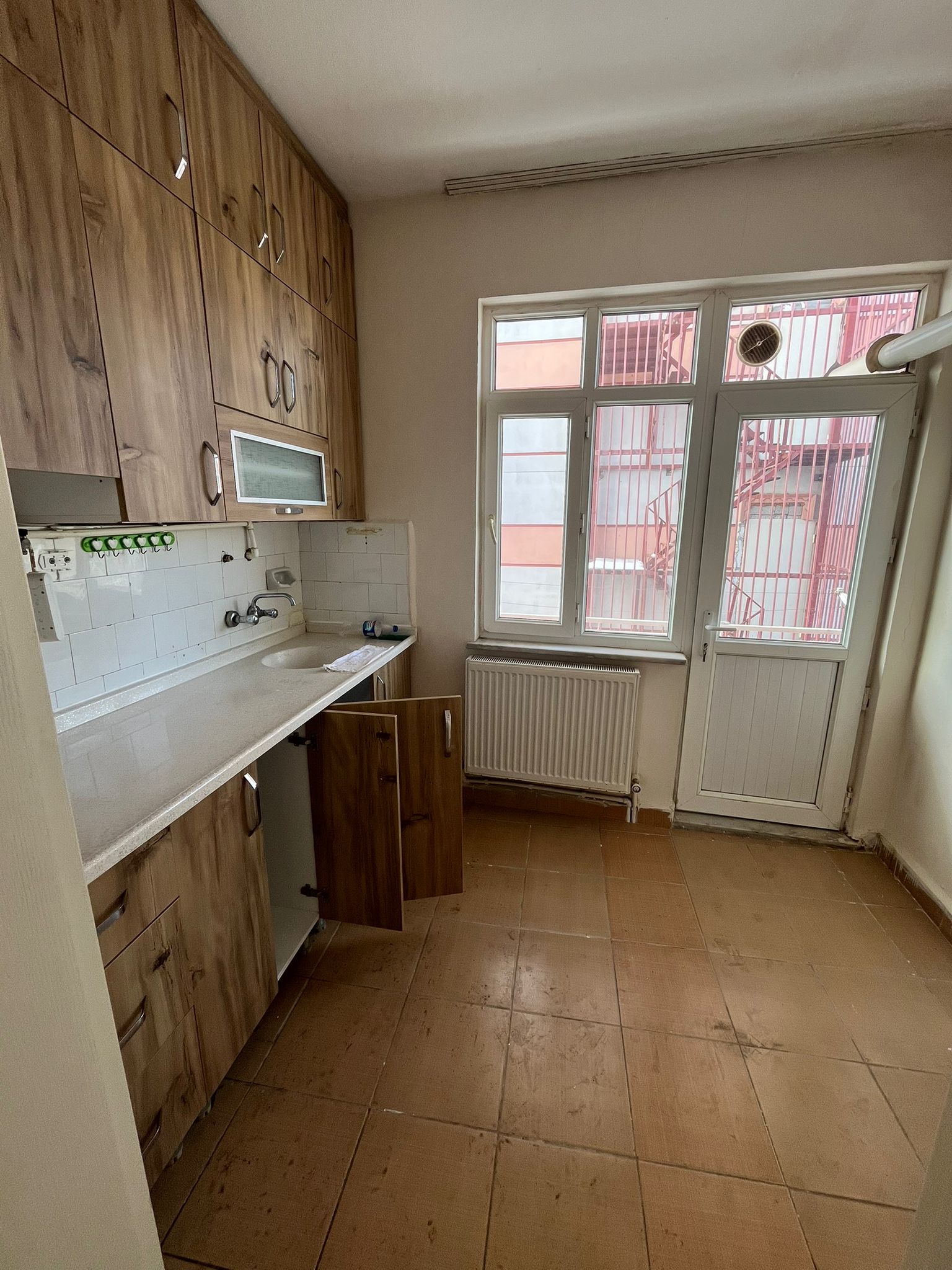 KİRALIK DAİRE  ÇARŞI MERKEZDE  3+1  120M2