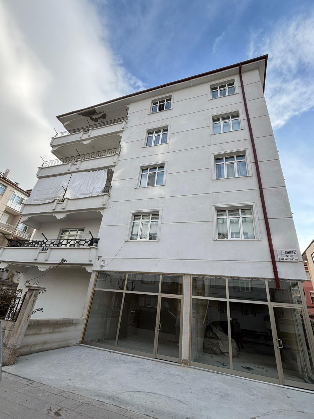 2.İSTASYON CADDESİNDE  3+1  165 M2 NET