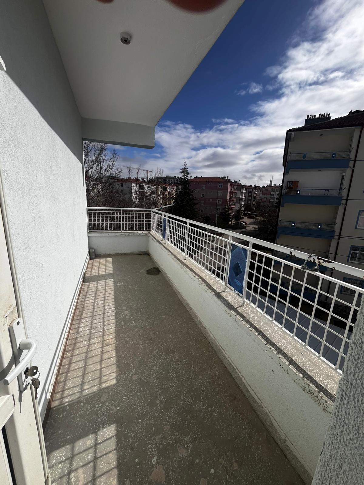 GEVHER HATUN MAHALLESİNDE 3+1 160 M2  ARA KAT