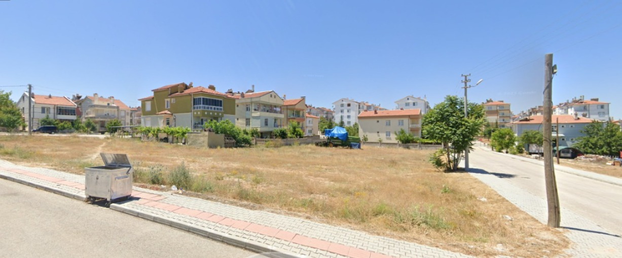 İBRAHİM HAKKI KONYALI MAHALLESİNDE 598 M2 ARSA 