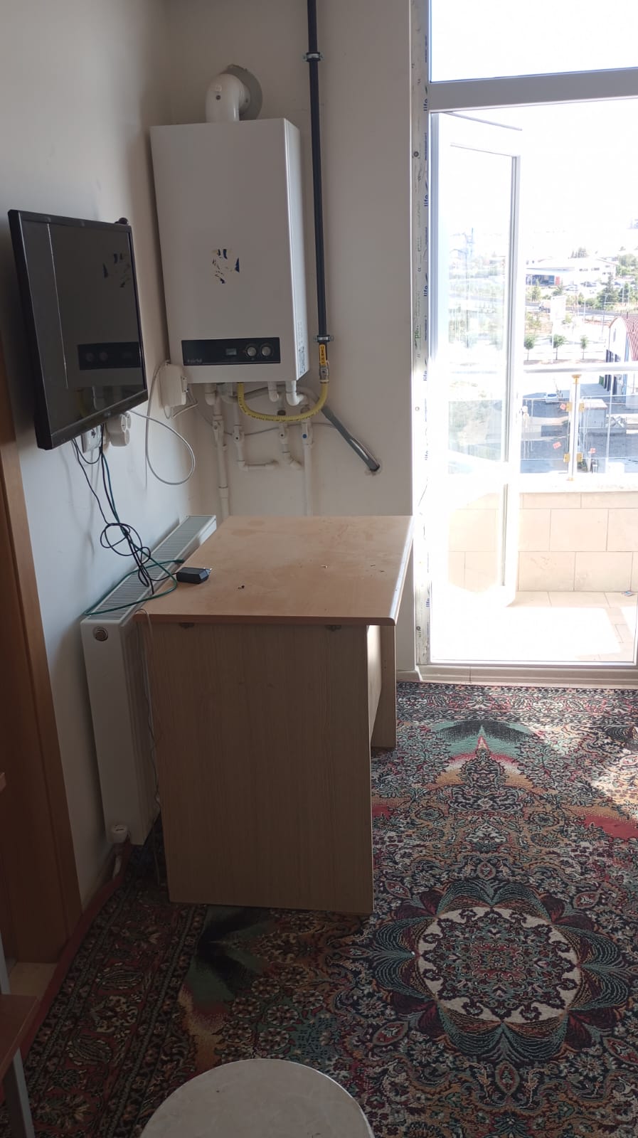 1+1 BALKONLU  SİTE İÇERİSİNDE YÖNETİMLİ  GÜNEY  CEPHE  5 KAT ARA KAT