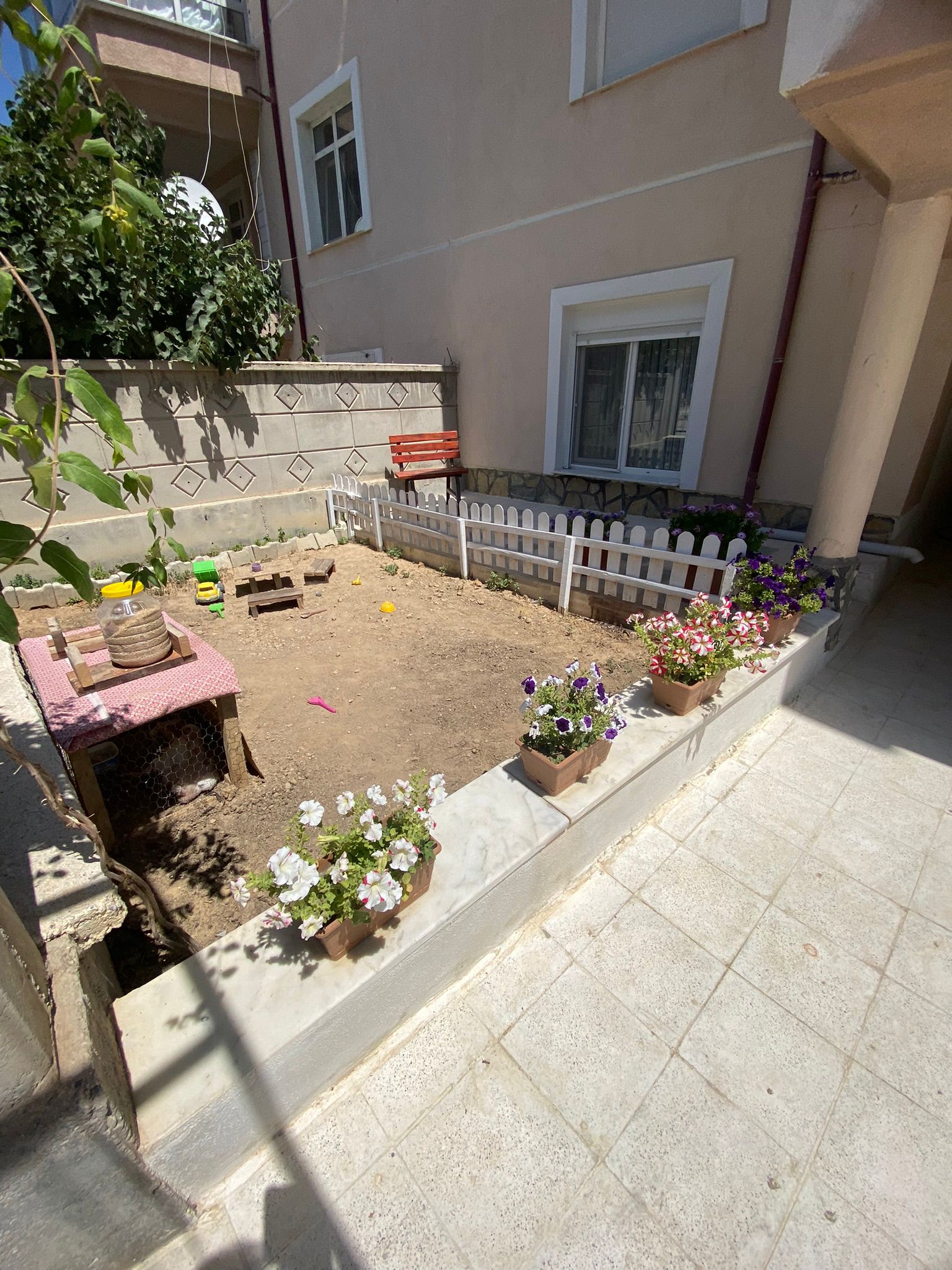 KOMPLE SATILIK 3 KATLI BİNA