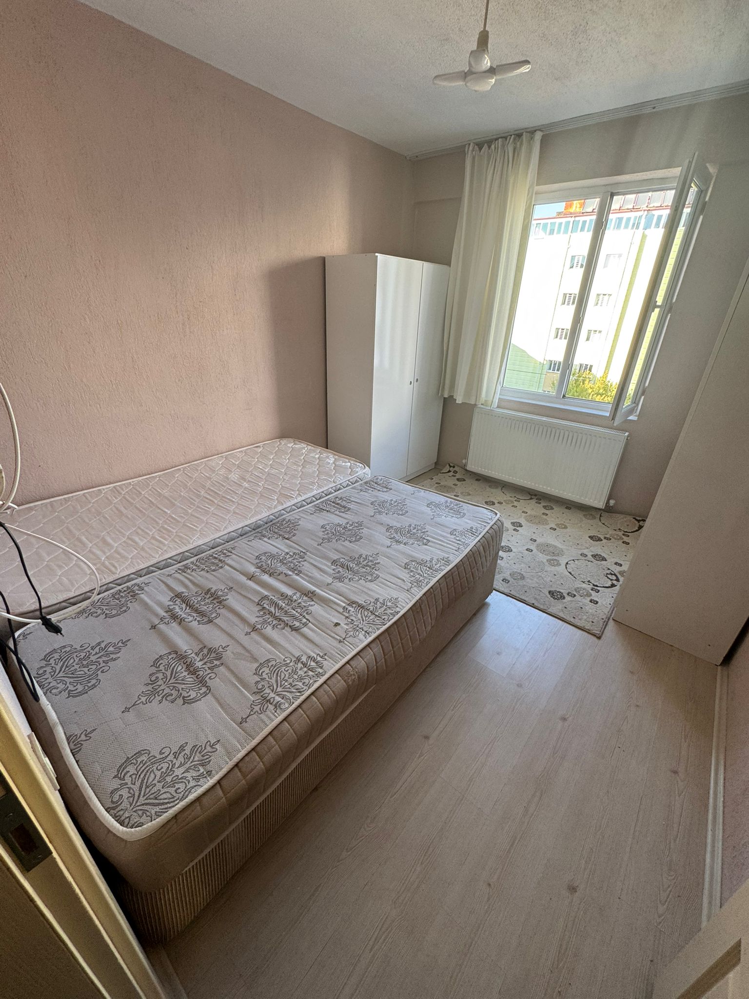 TABDUK EMRE MAH  1+1 BALKONLU  BAGIMSIZ MUTFAK