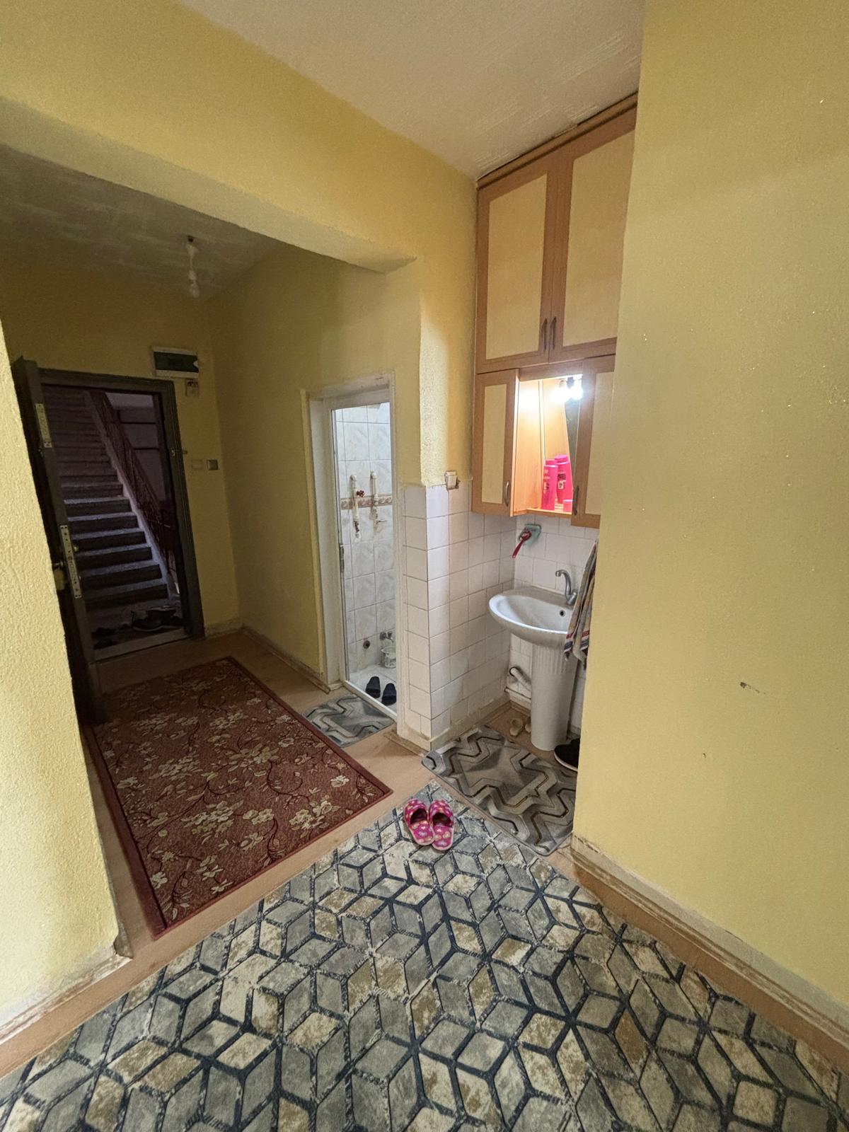 İMARET MAHALLESİNDE  2+1 130M2