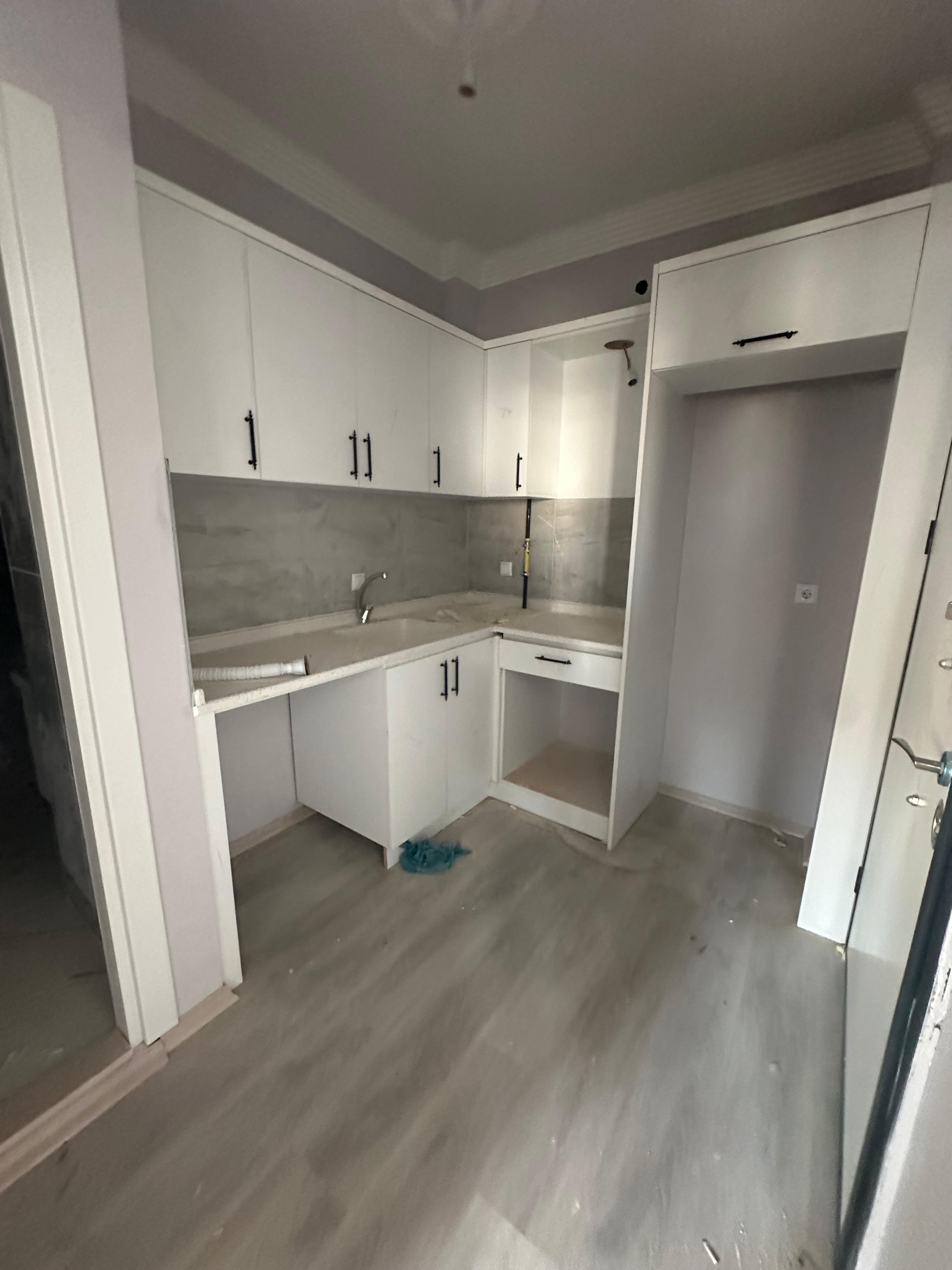 GEVHER HATUN MAHALLESİNDE SATILIK APART