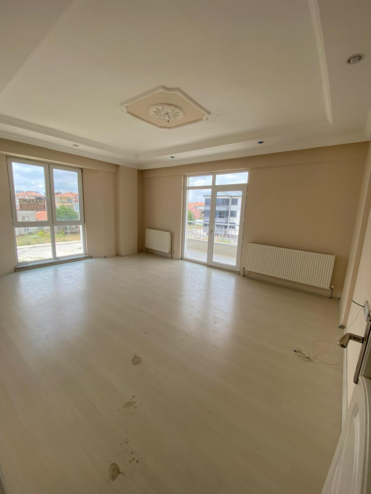 SÜMER MAHALLESİNDE  3+1    135M2