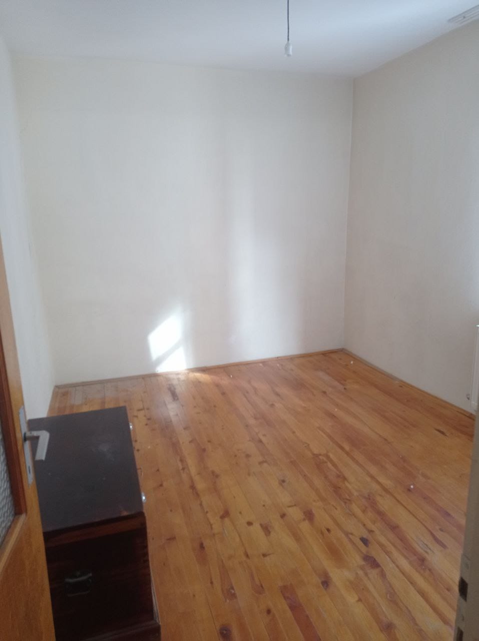 ALACASULUK MAH  3+1 140M2  GÜNEY CEPHELİ  ZEMİN ÜSTÜ 1 KAT (ARA KAT)