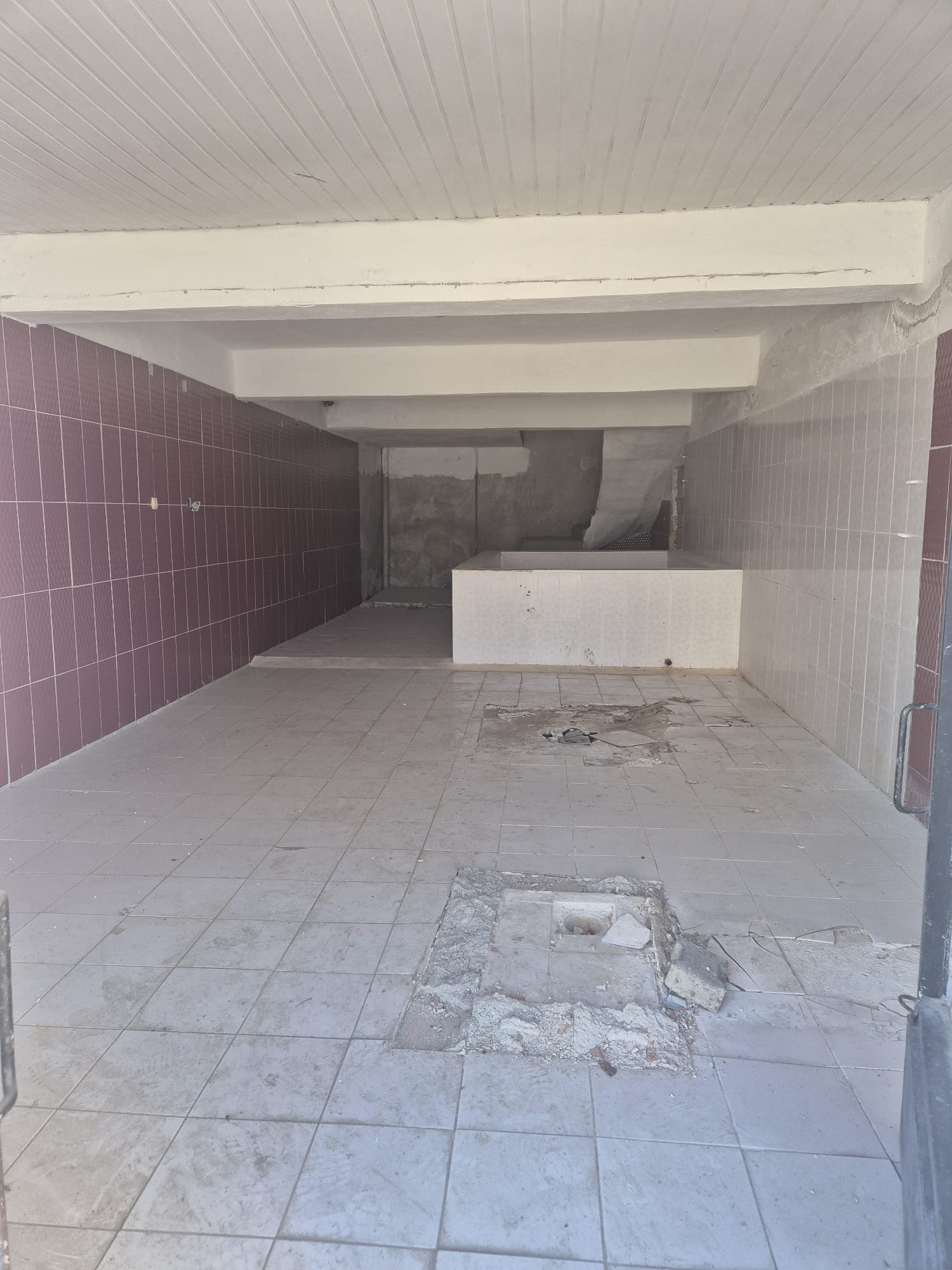 KİRALIK DÜKKAN  GİMTOPTANCILAR SİTESİNDE  150 M2