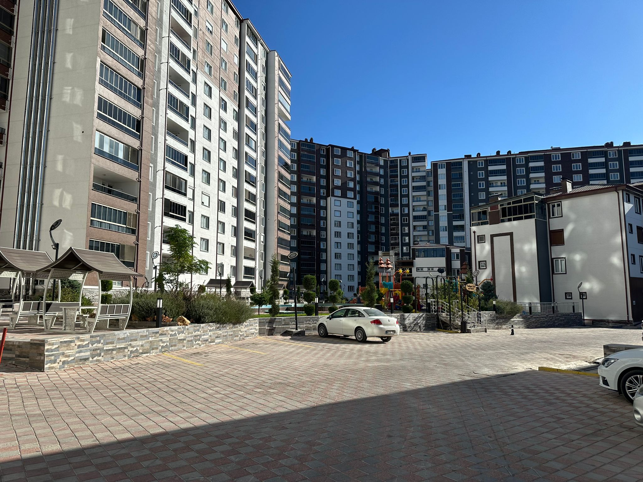 TURKUAZ CİTY DE   4+1    254 M2