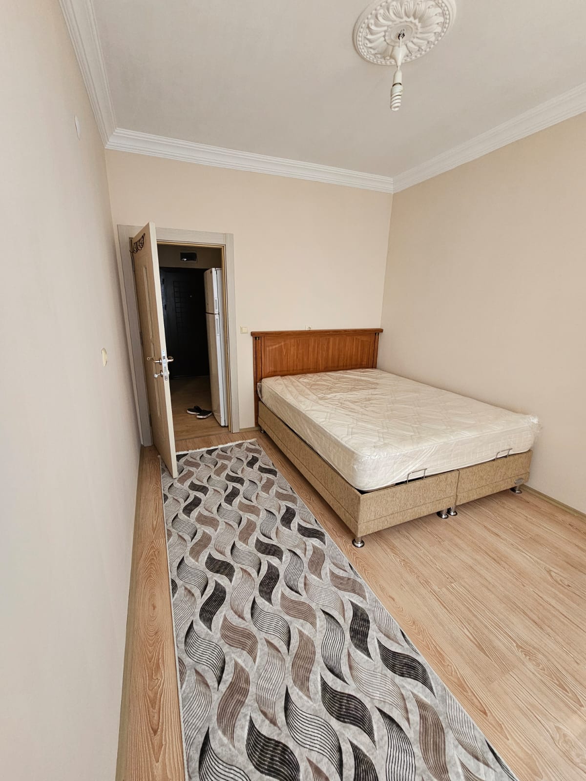 TABDUK EMRE MAHALLESİNDE  1+1   60M2  4 KATLININ 2 KATI  BAĞIMSIZ MUTFAK