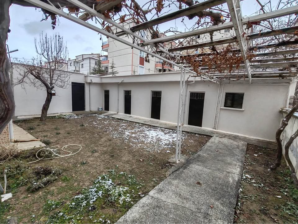 KOMPLE SATILIK BİNA PİRİREİS