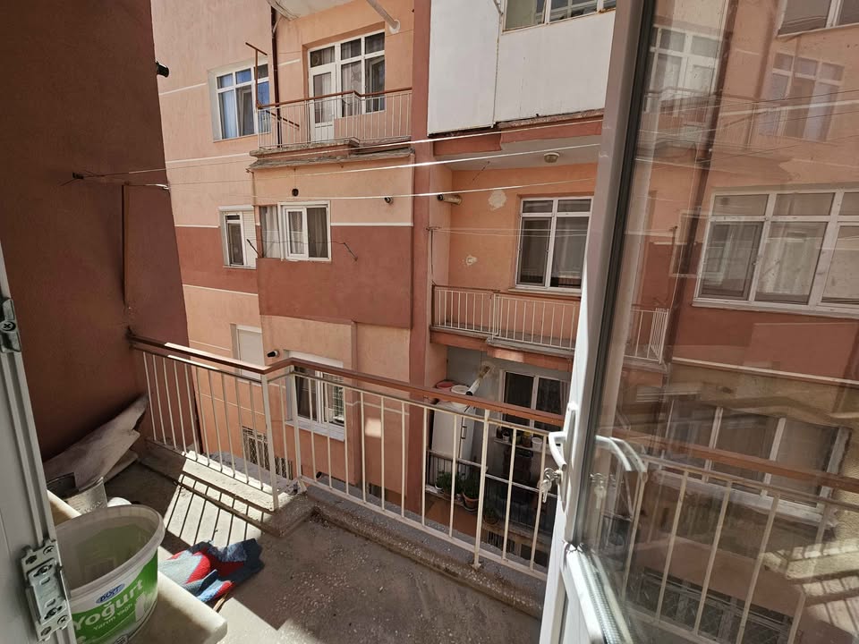  VALİDE SULTAN MAHALLESİNDE 2+1 140 M2