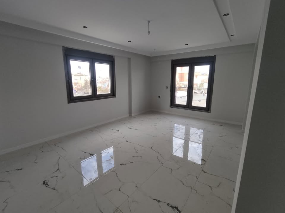 ÇELTEK MAHALLESİNDE  3+1  137 M2