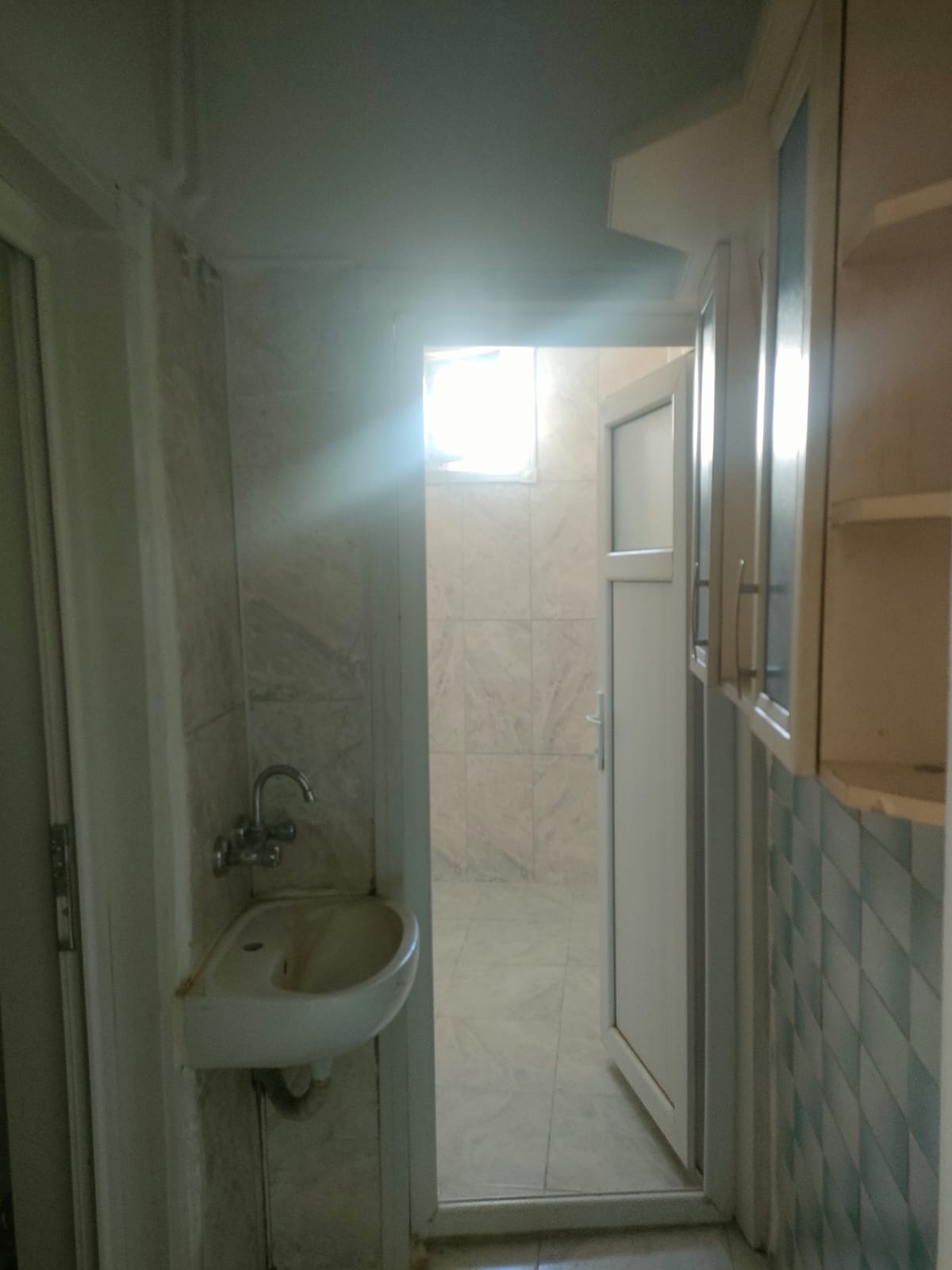  AHİOSMAN  MAHALLESİNDE  3+1 DEN BOZMA 2+1  4 KATLININ 4 KATI