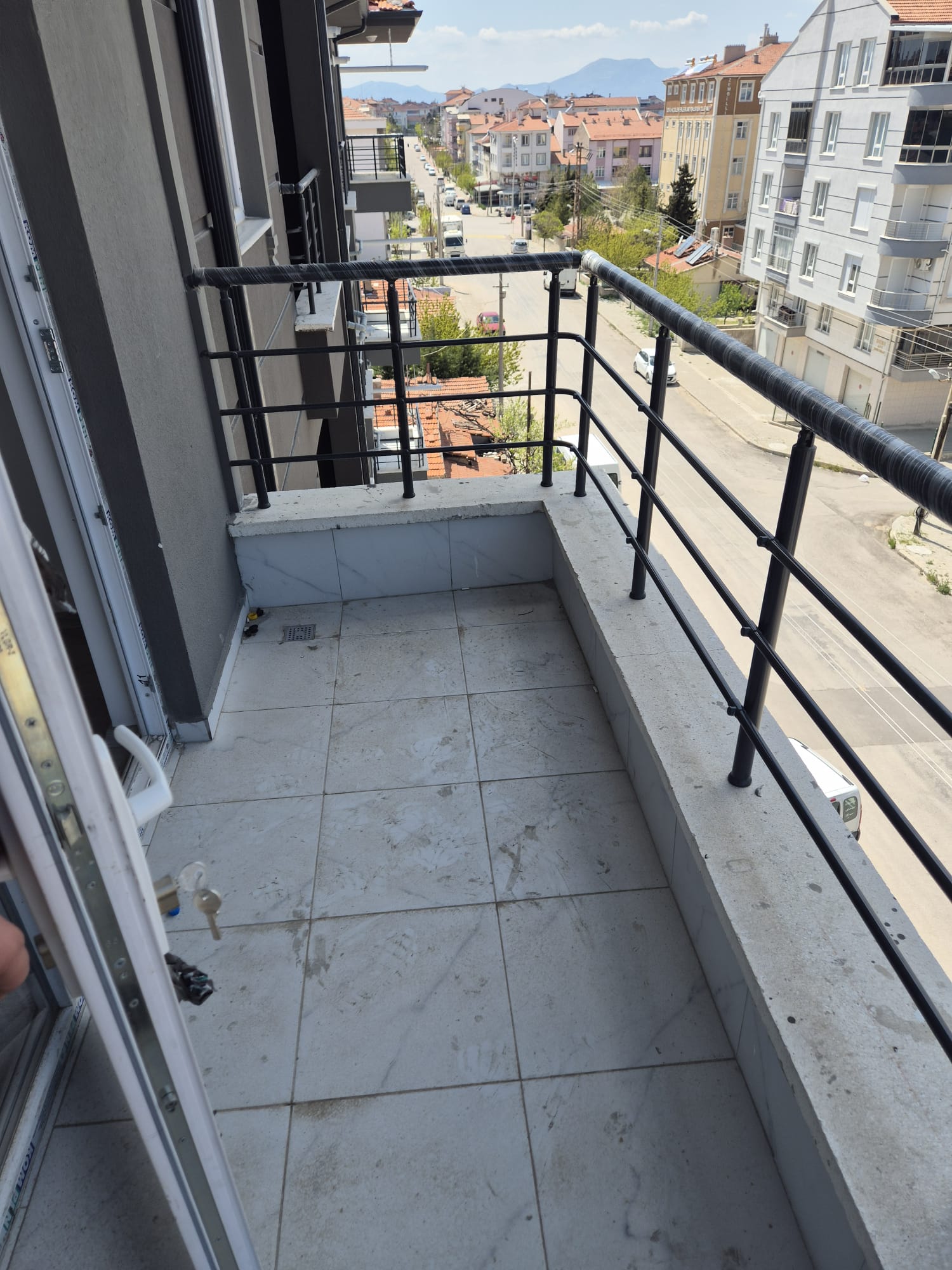 ZEMBİLLİ MAHALLESİNDE  1+1     4 KAT
