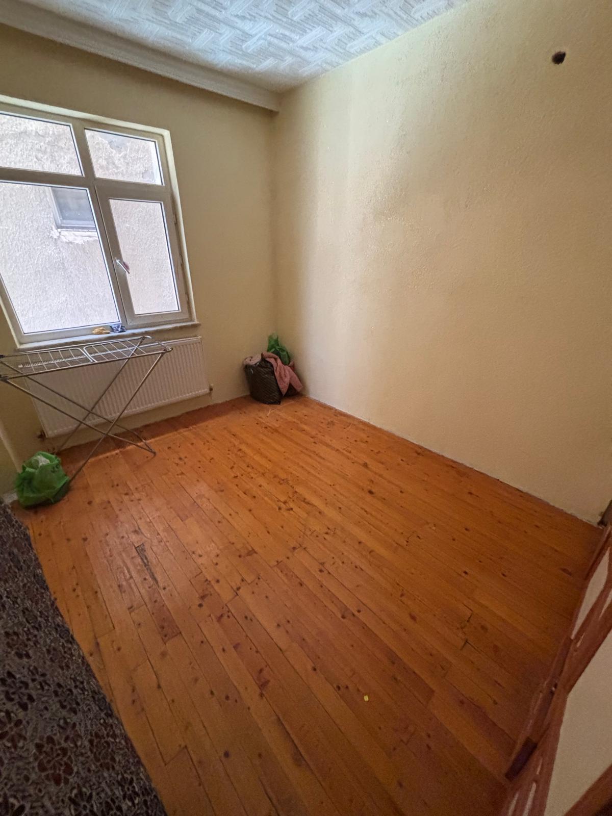 İMARET MAHALLESİNDE  2+1 130M2