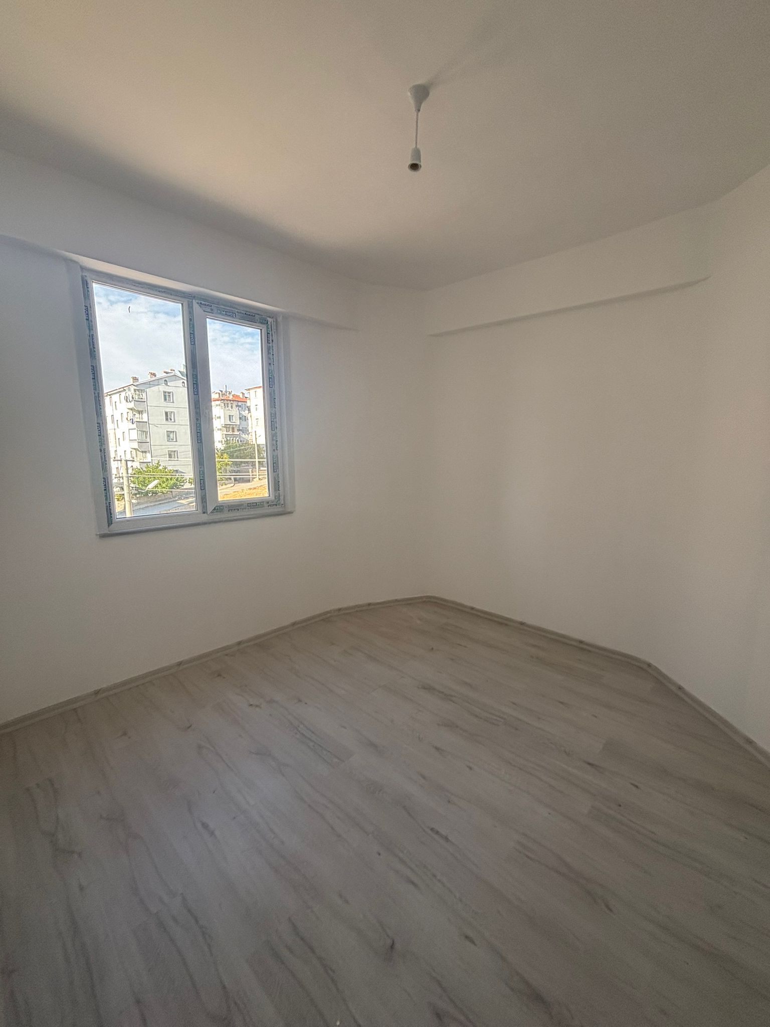 GEVHER HATUN MAHALLESİNDE  APART ARA KAT HASTANE KARŞISI