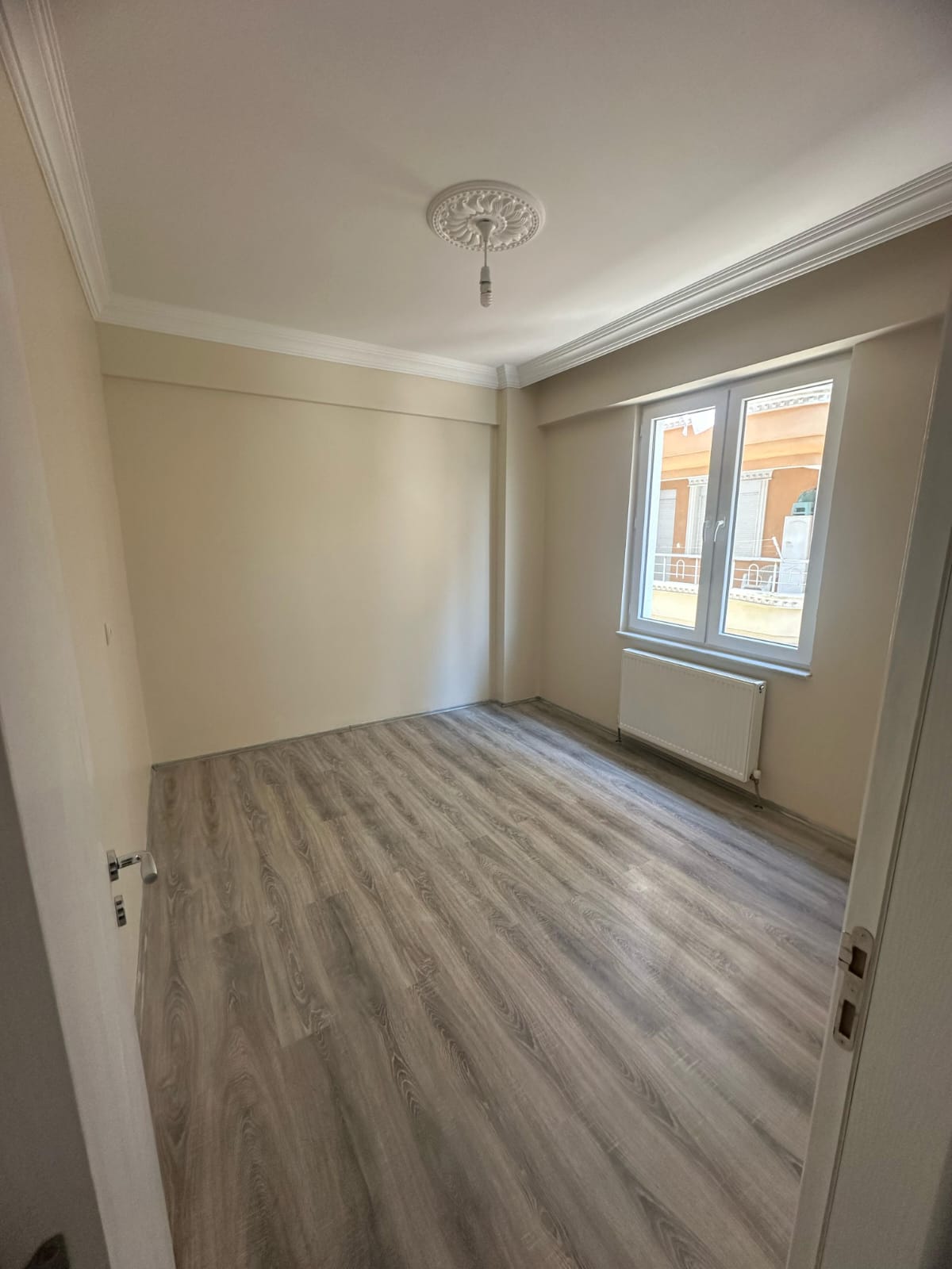 SATILIK DAİRE  İMARET MAHALLESİNDE  3+1  135M2