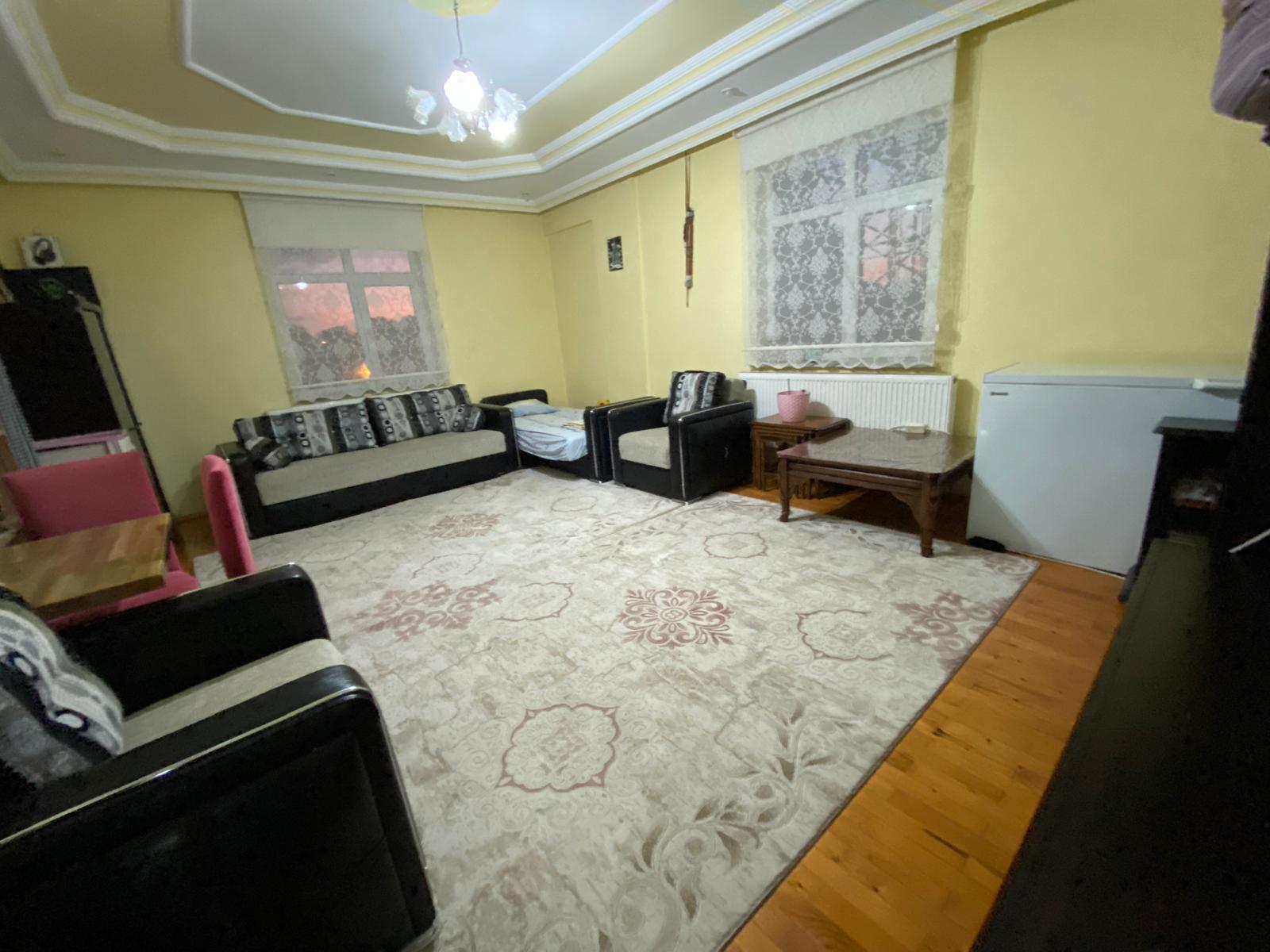 3+1 200M2 5 KATLI BİNANIN 3. KATI (ARA KAT)