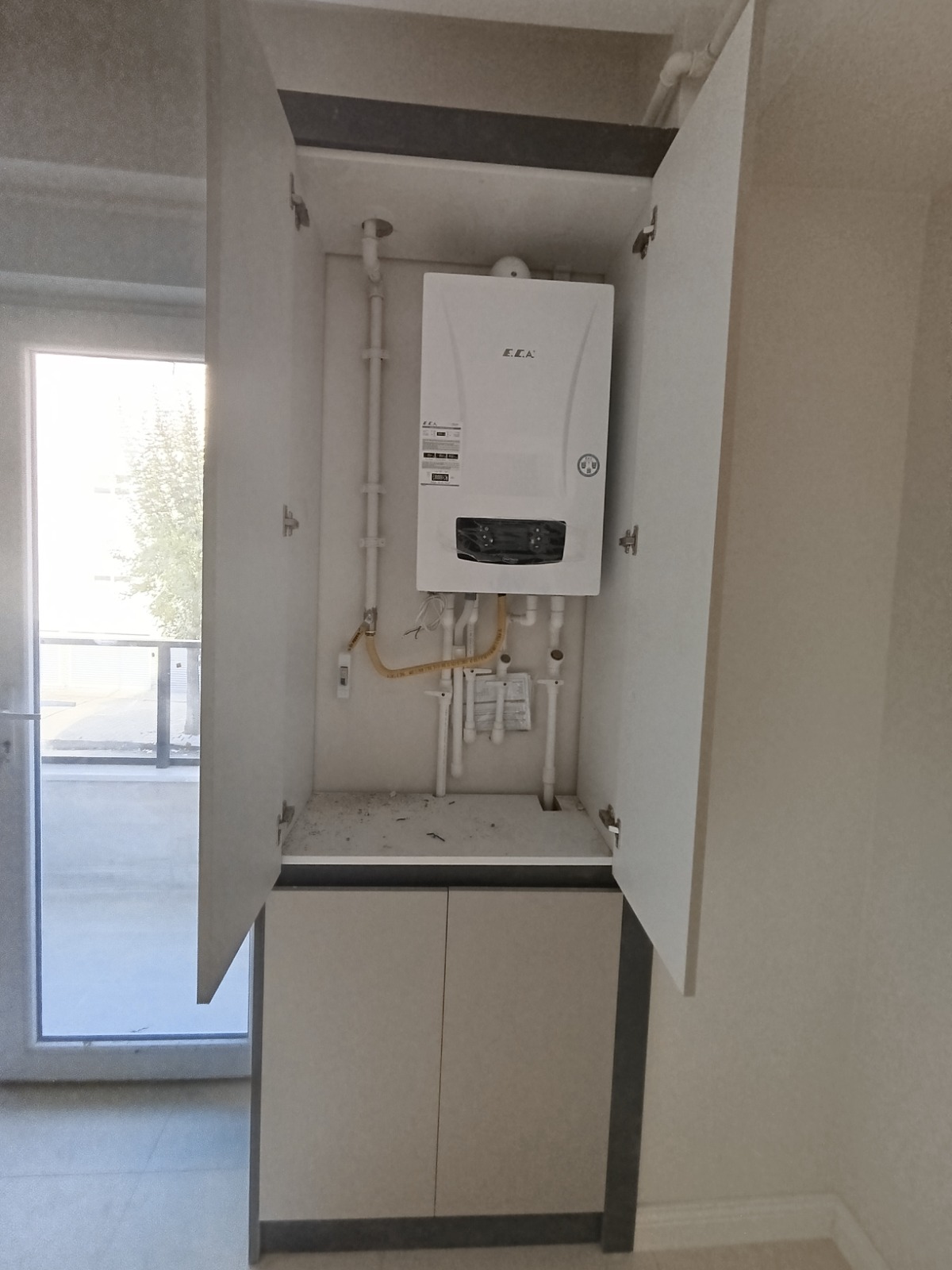 PİRİREİS MAHALLESİNDE  2+1    121M2