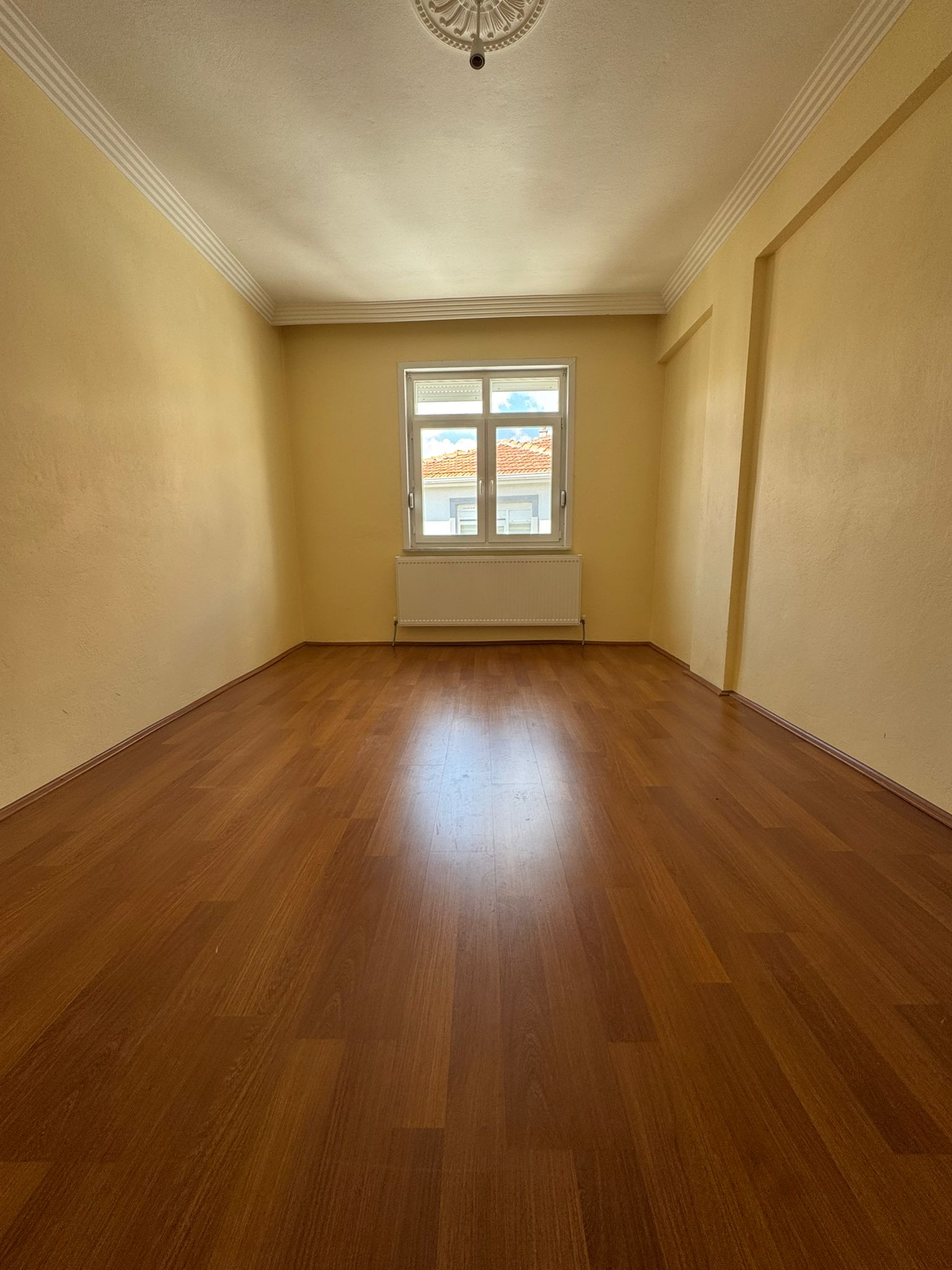 KAZIMKARABEKİR MAHALLESİNDE 3+1 155 M2