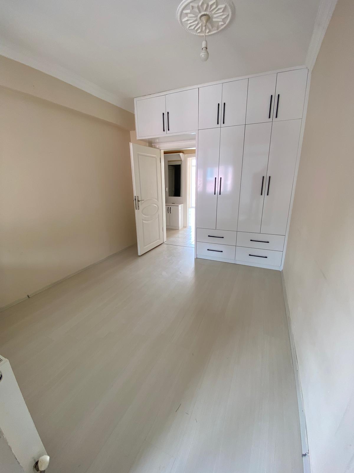SÜMER MAHALLESİNDE  3+1    135M2