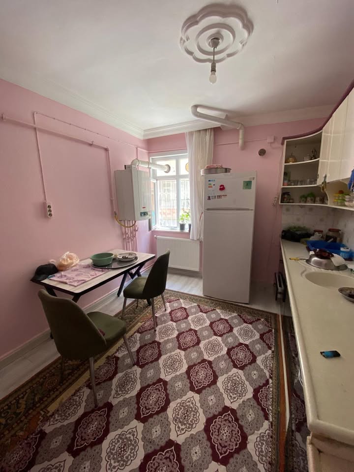 CUMARTESİ PAZARI CİVARI SATILIK FIRSAT DAİRE  YÜKSEK GİRİŞ 1.KAT  2+1 GENİŞ  FERAH